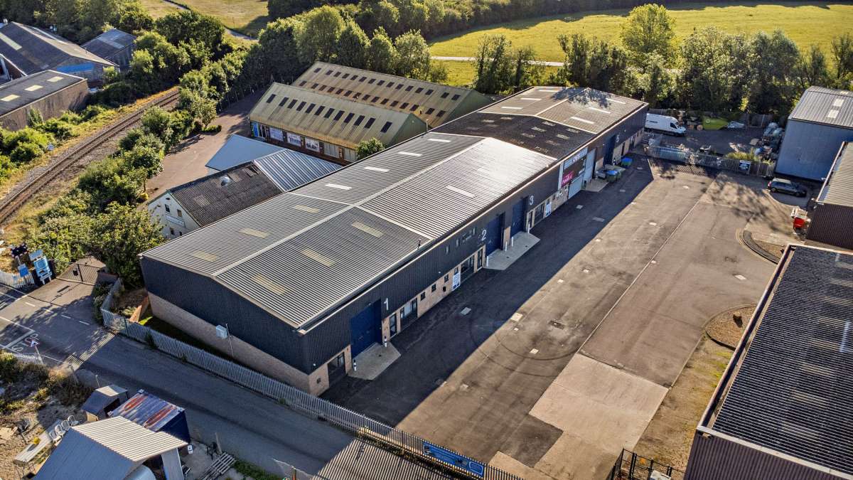Industrial Unit in Cambridge - photo 3