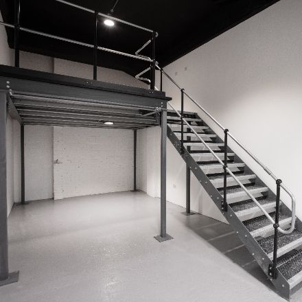 Industrial Unit in London - photo 3