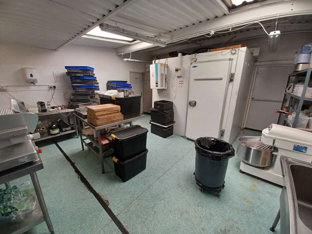 Investment in Croydon - photo 3