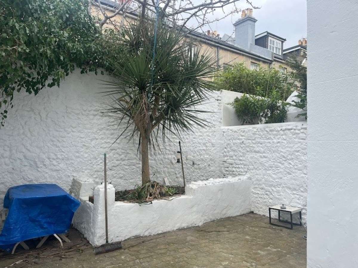 Investment in Hove - photo 2