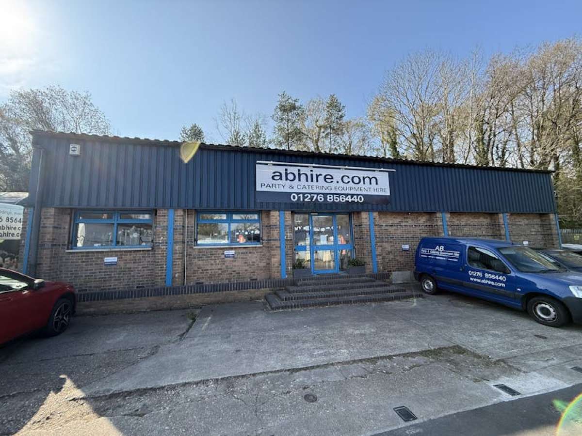 Investment in Woking - photo 4