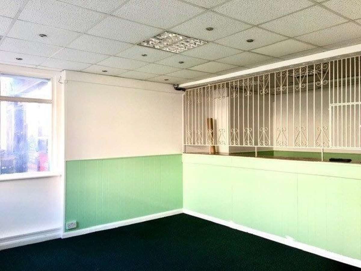 Retail/Shop in Plymouth - photo 4