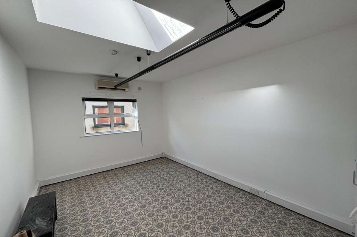 Investment in Belfast - photo 2