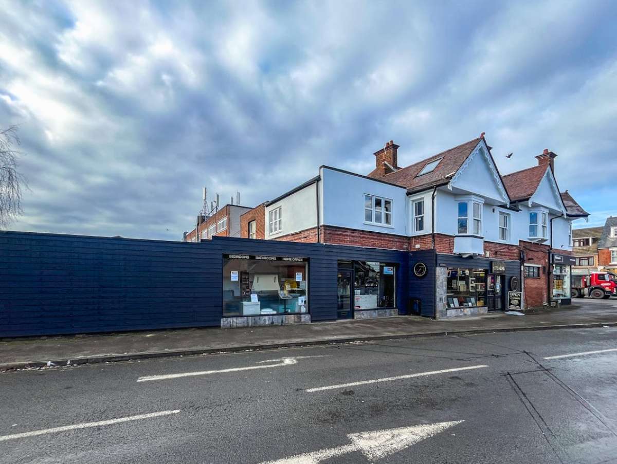 Investment in Ferndown - photo 2