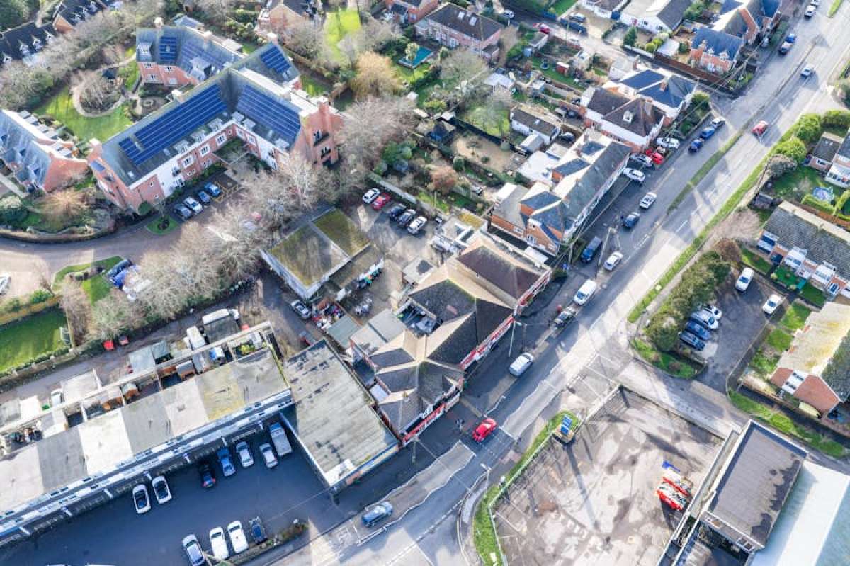 Investment in New Milton - photo 3