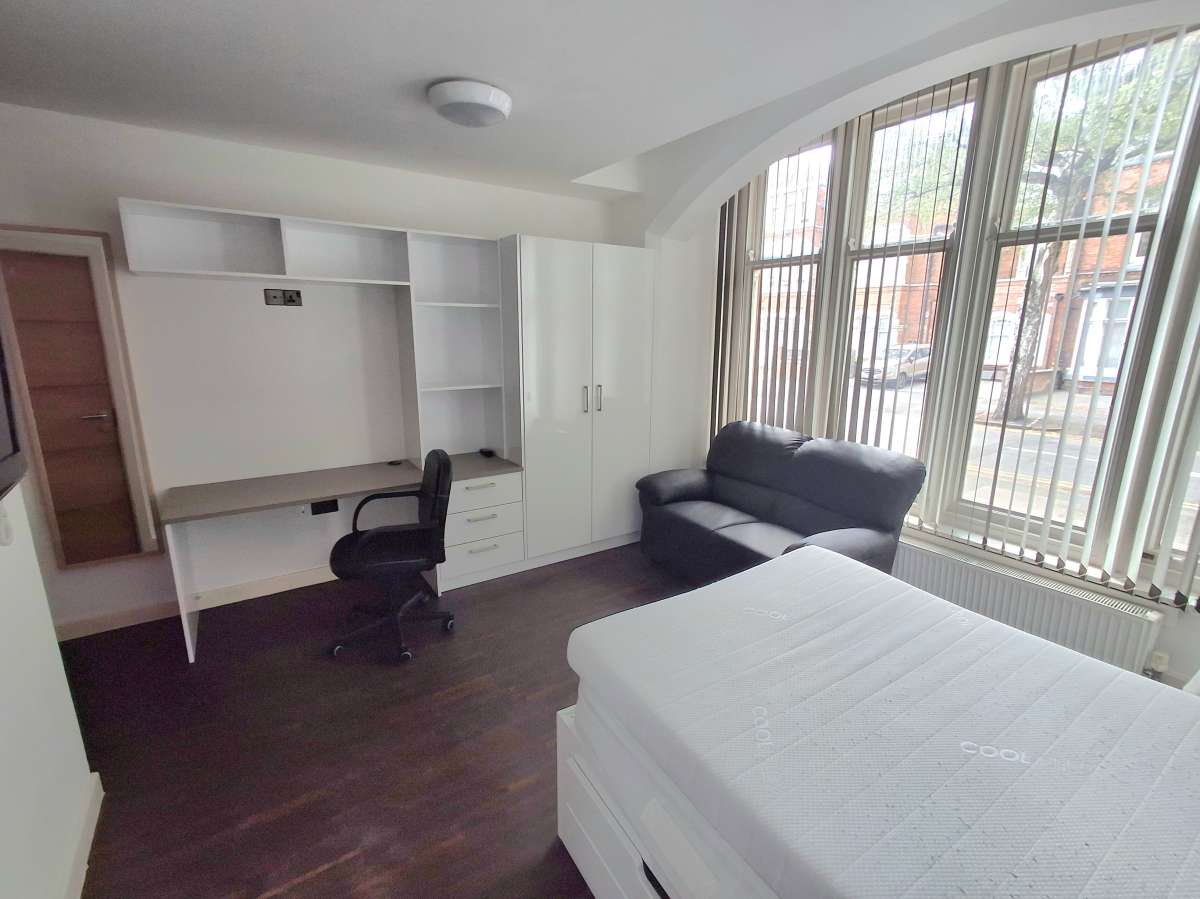 Investment in Leicester - photo 3