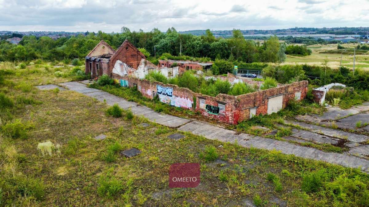 Land in Swadlincote - photo 4