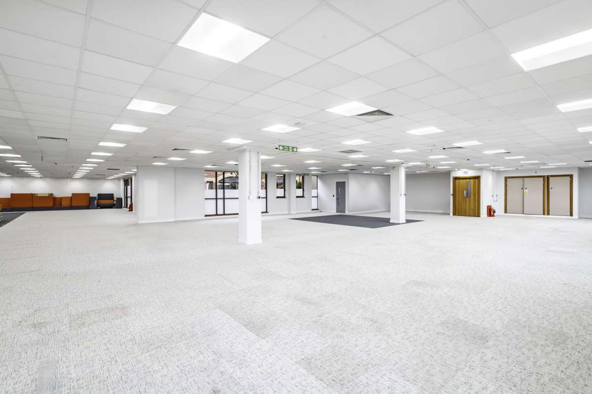 Office in Stevenage - photo 3