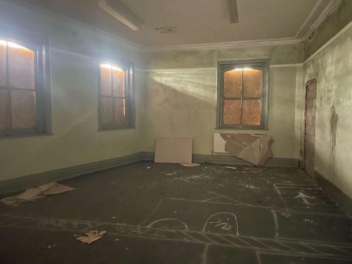 Office in Swadlincote - photo 3