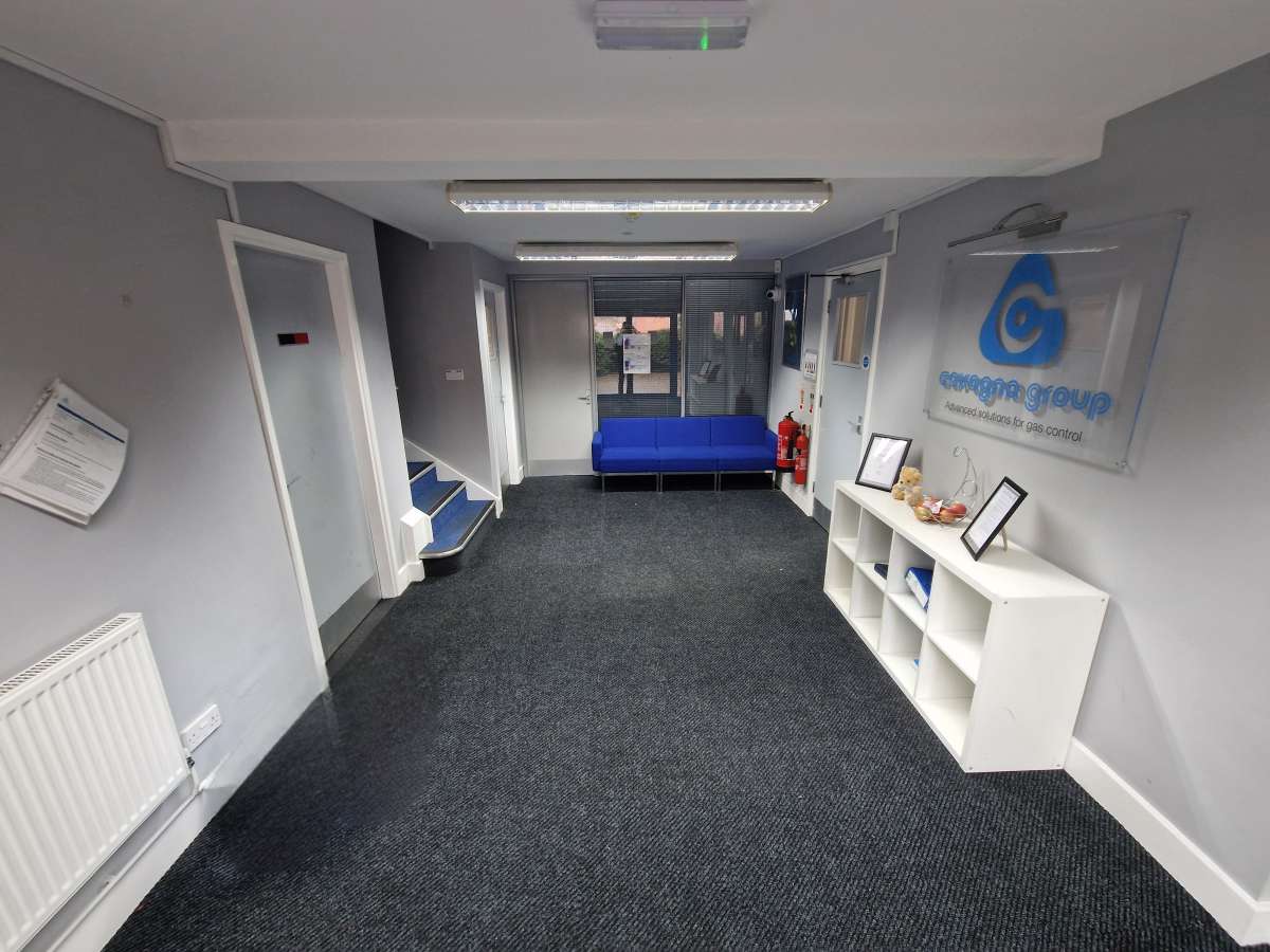 Office in Derby - photo 4