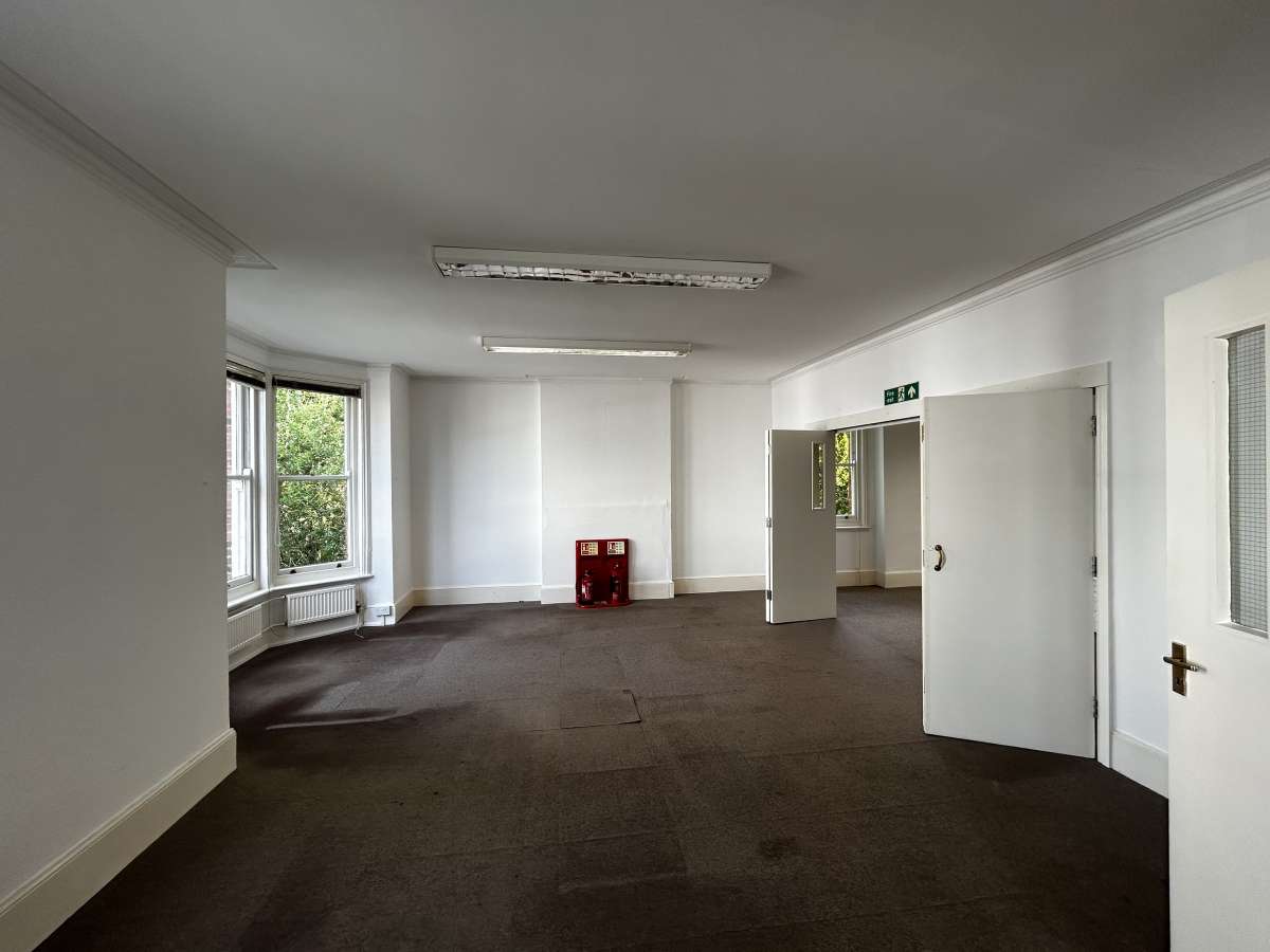 Office in Ashford - photo 3