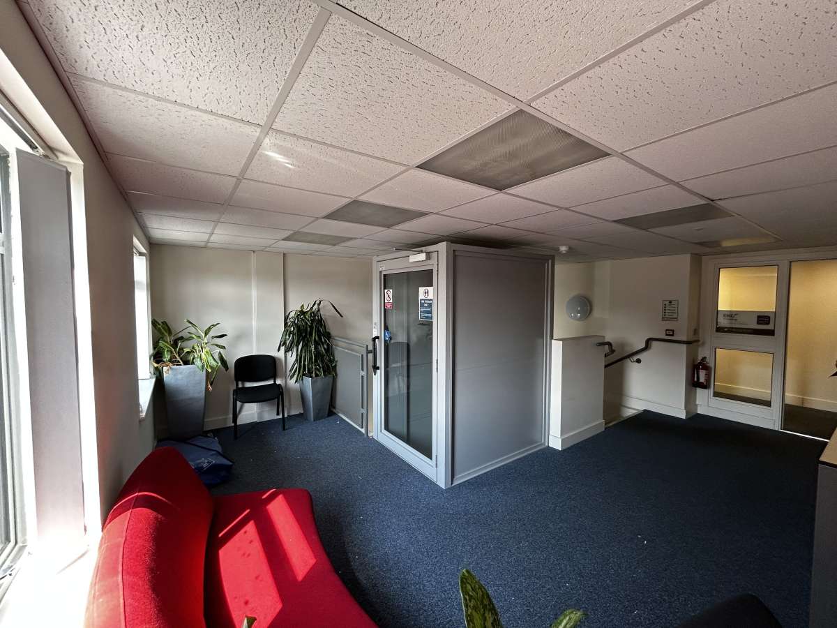 Office in Ashford - photo 4