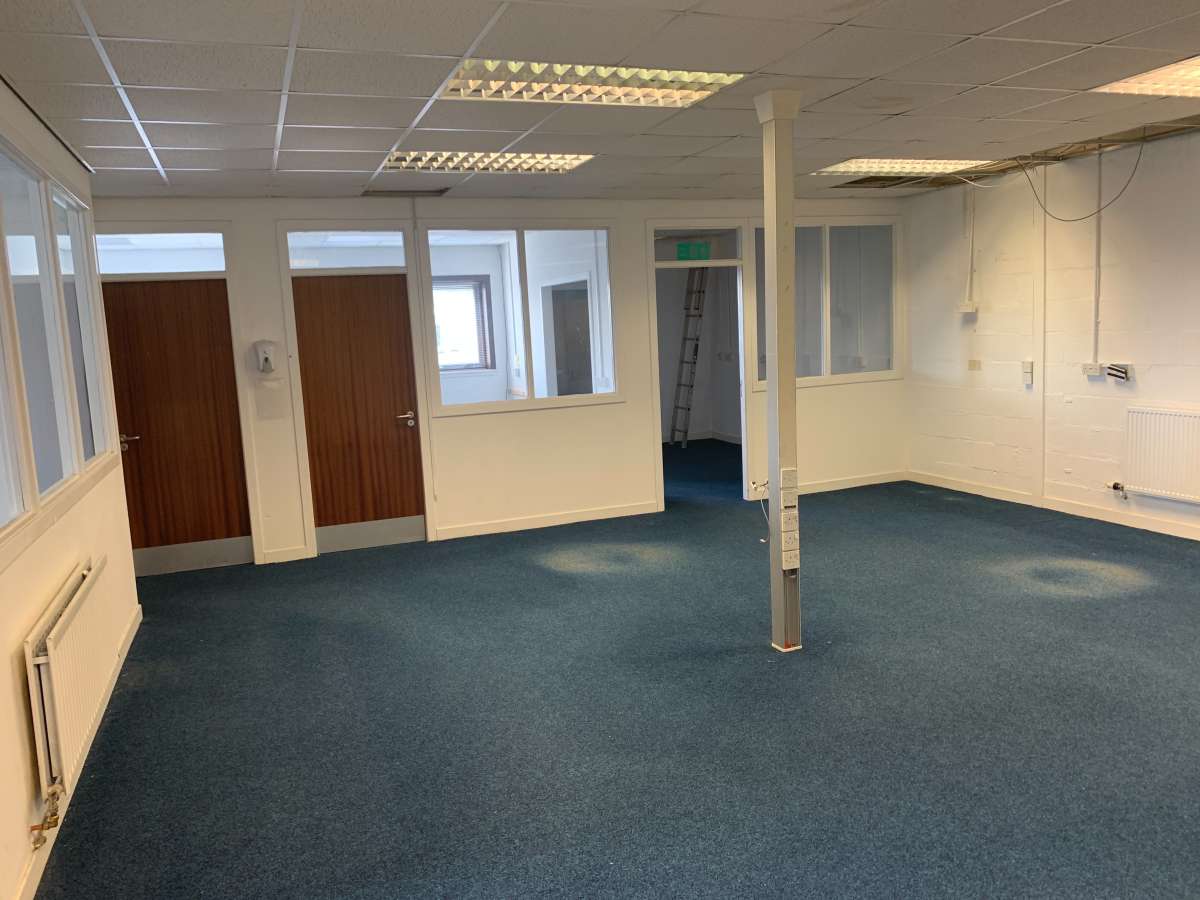 Office in Dundee - photo 2