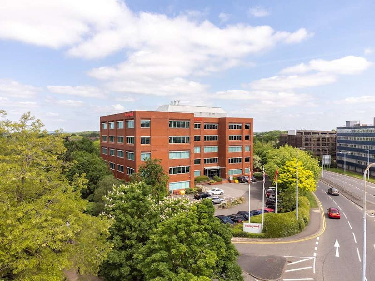 Office in Bracknell - photo 2