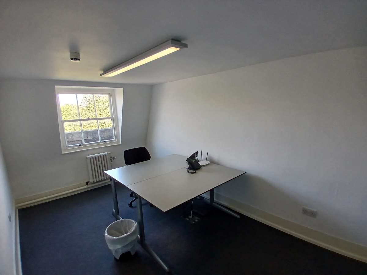 Office in Huntingdon - photo 4