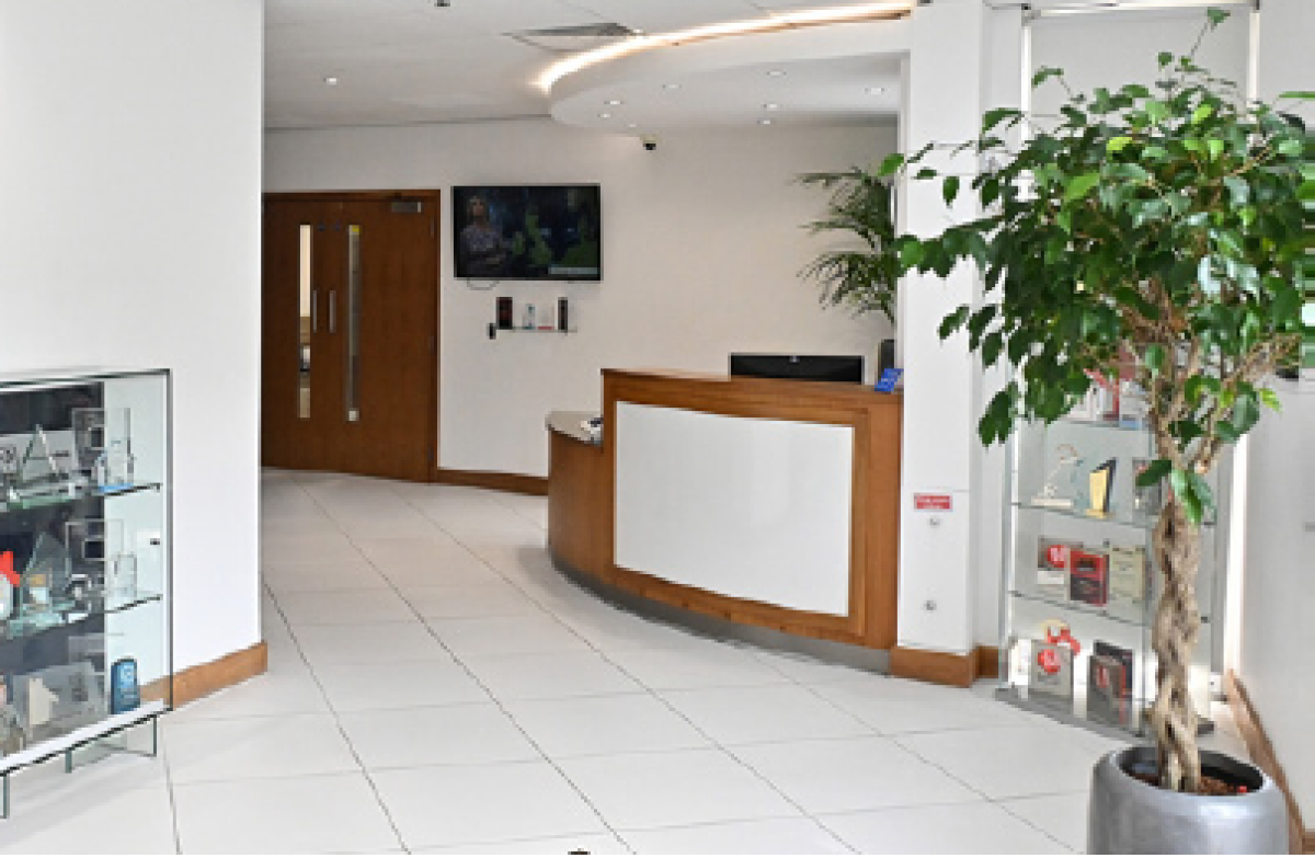 Office in Wolverhampton - photo 2