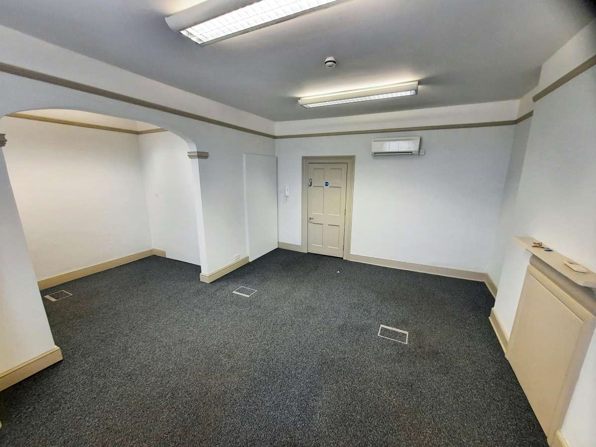 Office in Maidstone - photo 4