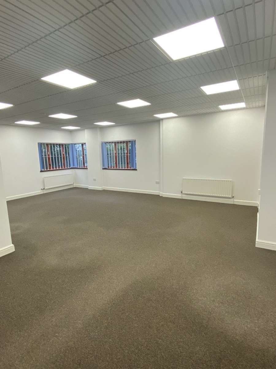 Office in Brierley Hill - photo 2