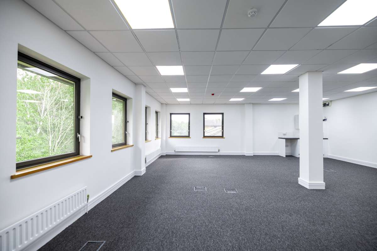 Office in Stevenage - photo 3