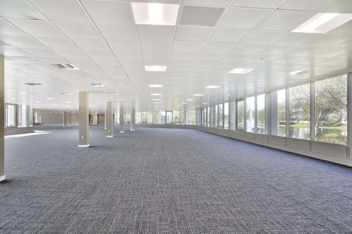 Office in Reading - photo 3