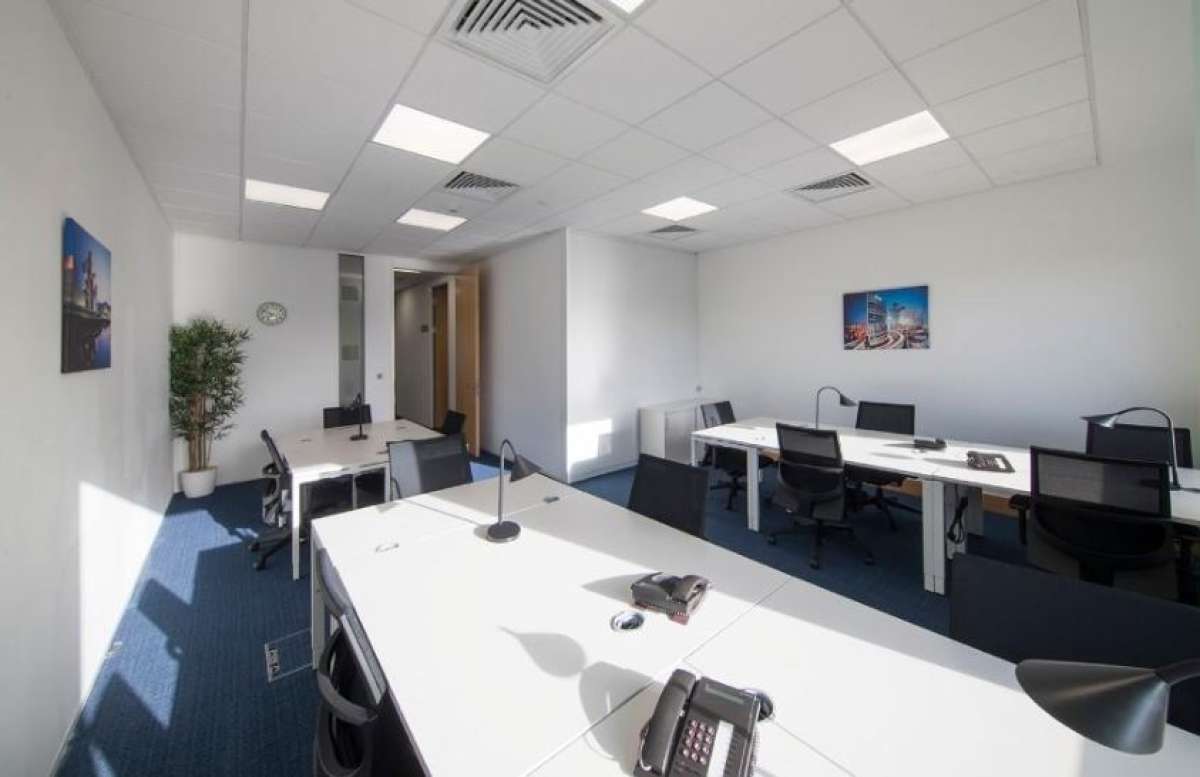 Office in Reading - photo 2