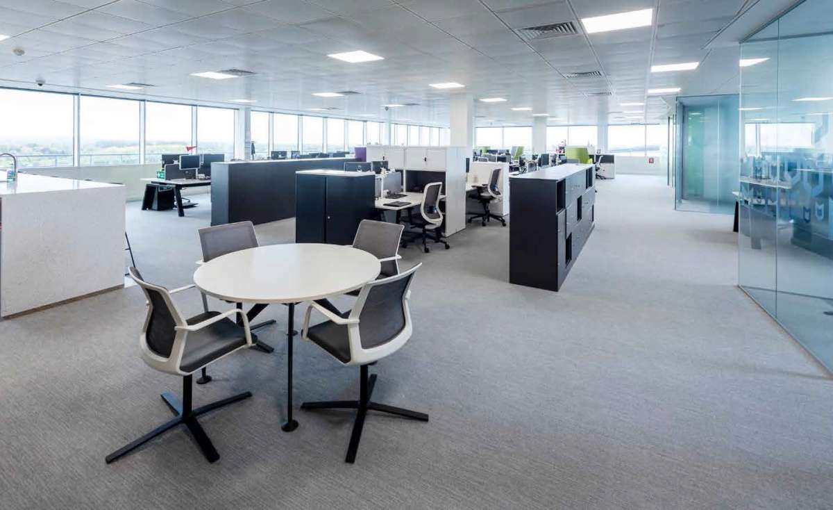 Office in Slough - photo 3