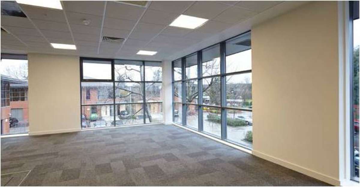 Office in Maidenhead - photo 2