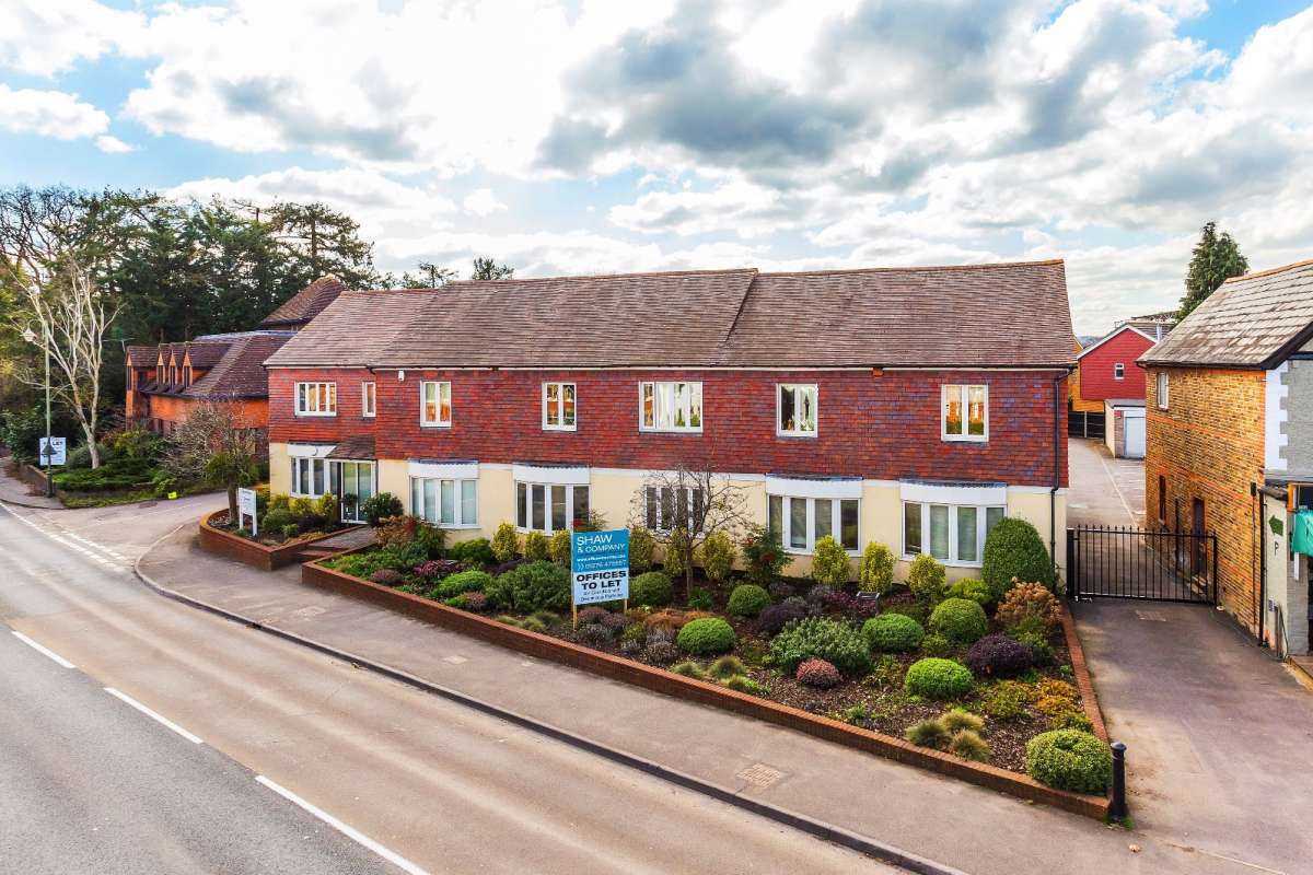 Office in Woking - photo 2