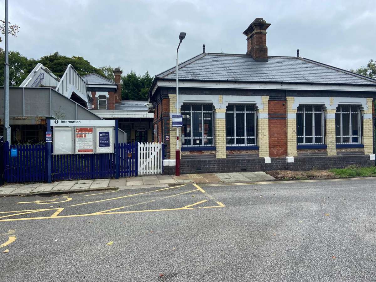 Office in Stockport - photo 3