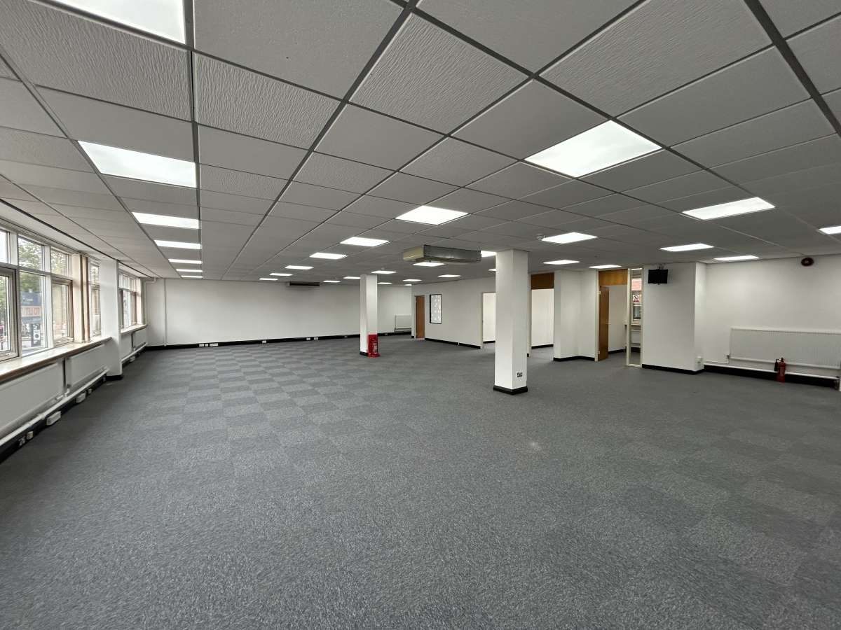 Office in Wakefield - photo 3