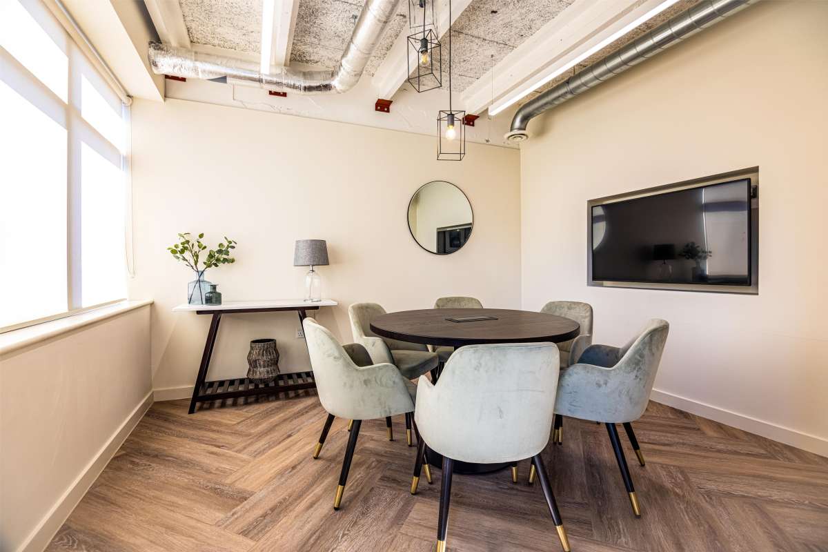 Office in Stevenage - photo 4