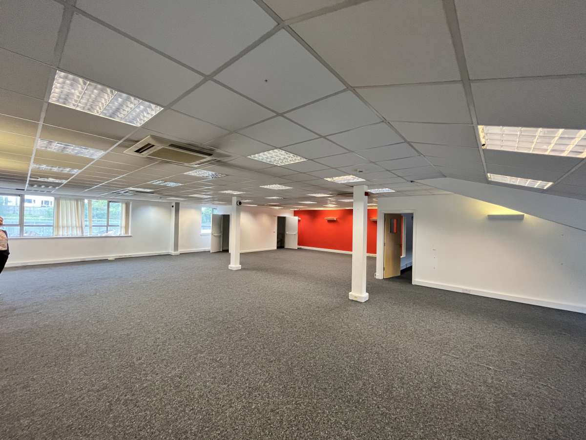 Office in Barnstaple - photo 2