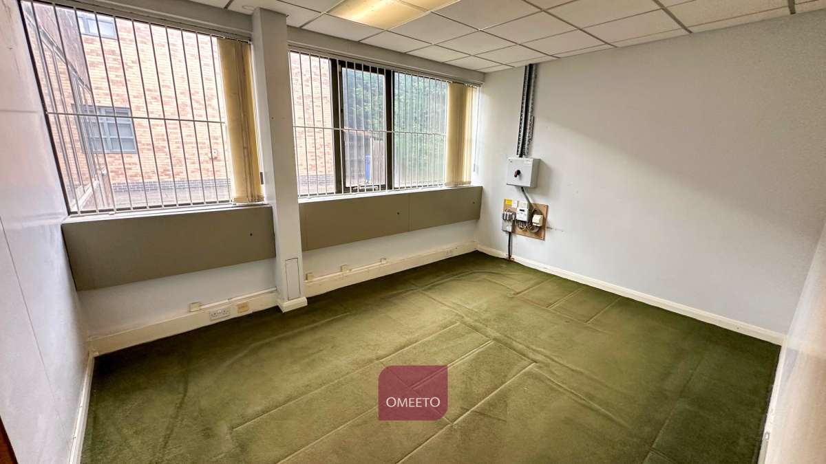 Office in Derby - photo 4