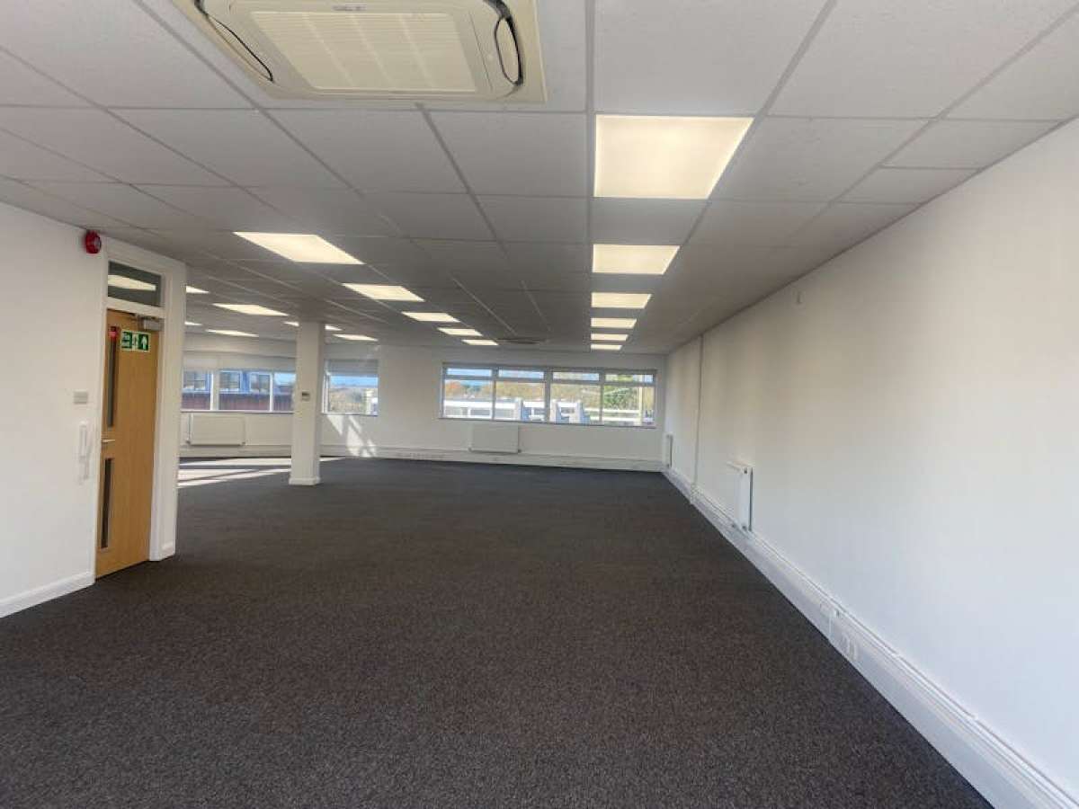 Office in Eastleigh - photo 2