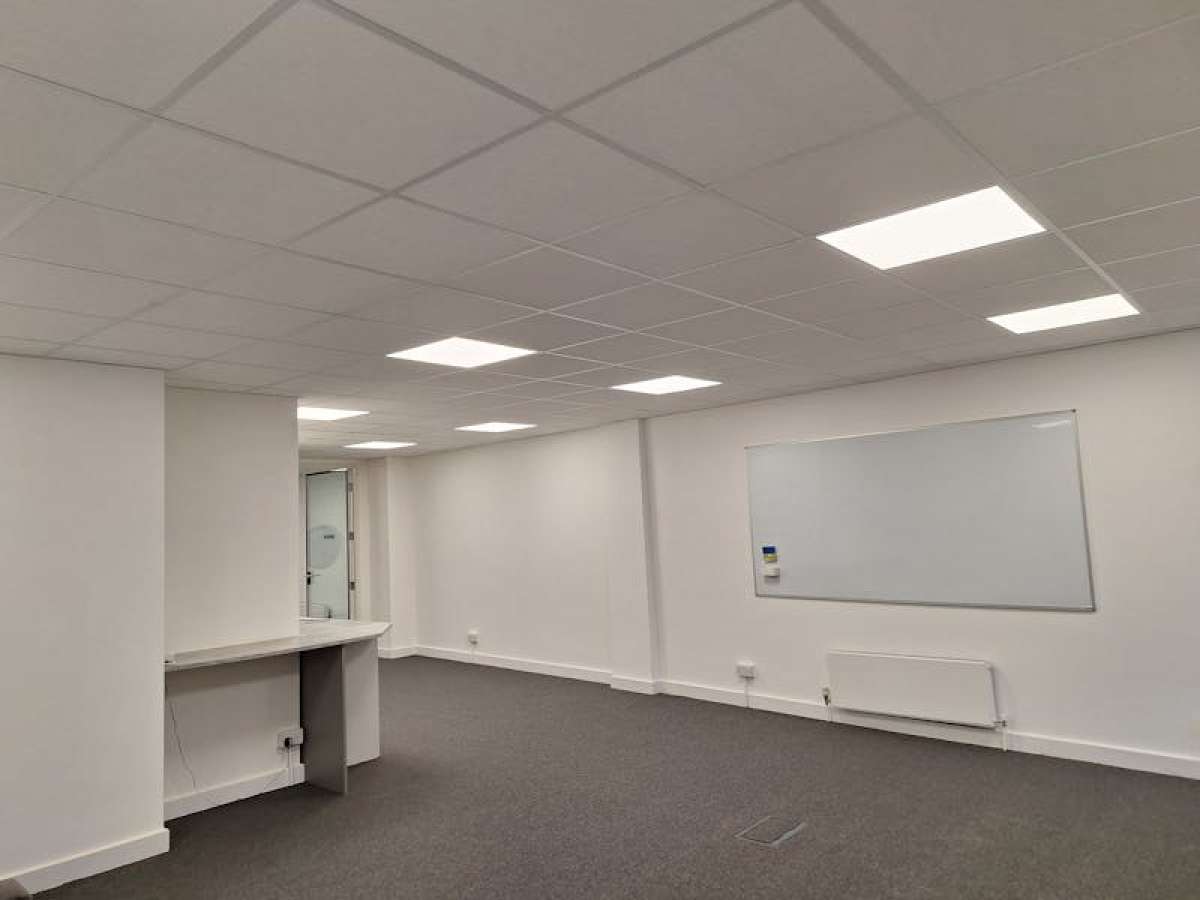 Office in Oxford - photo 3