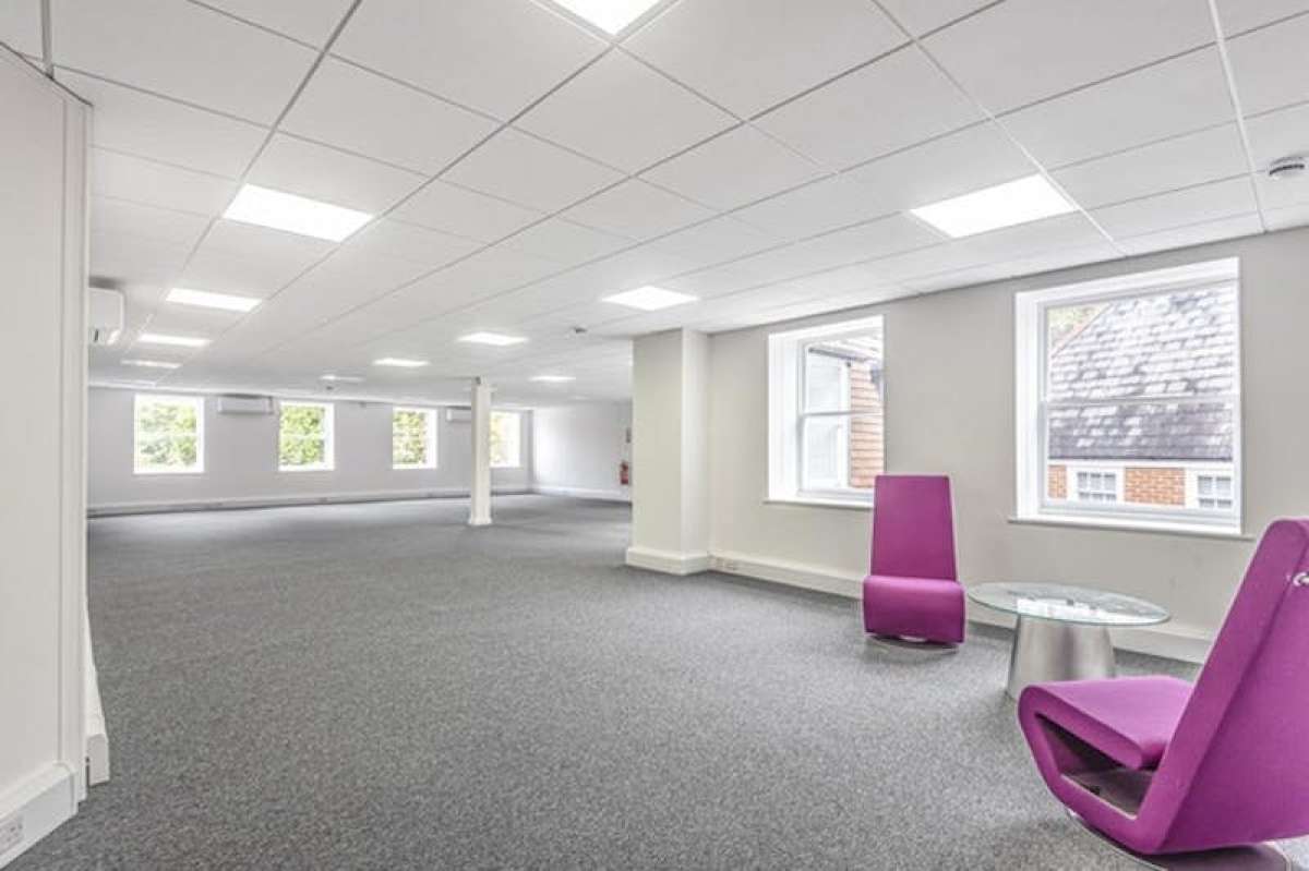 Office in Staines - photo 3