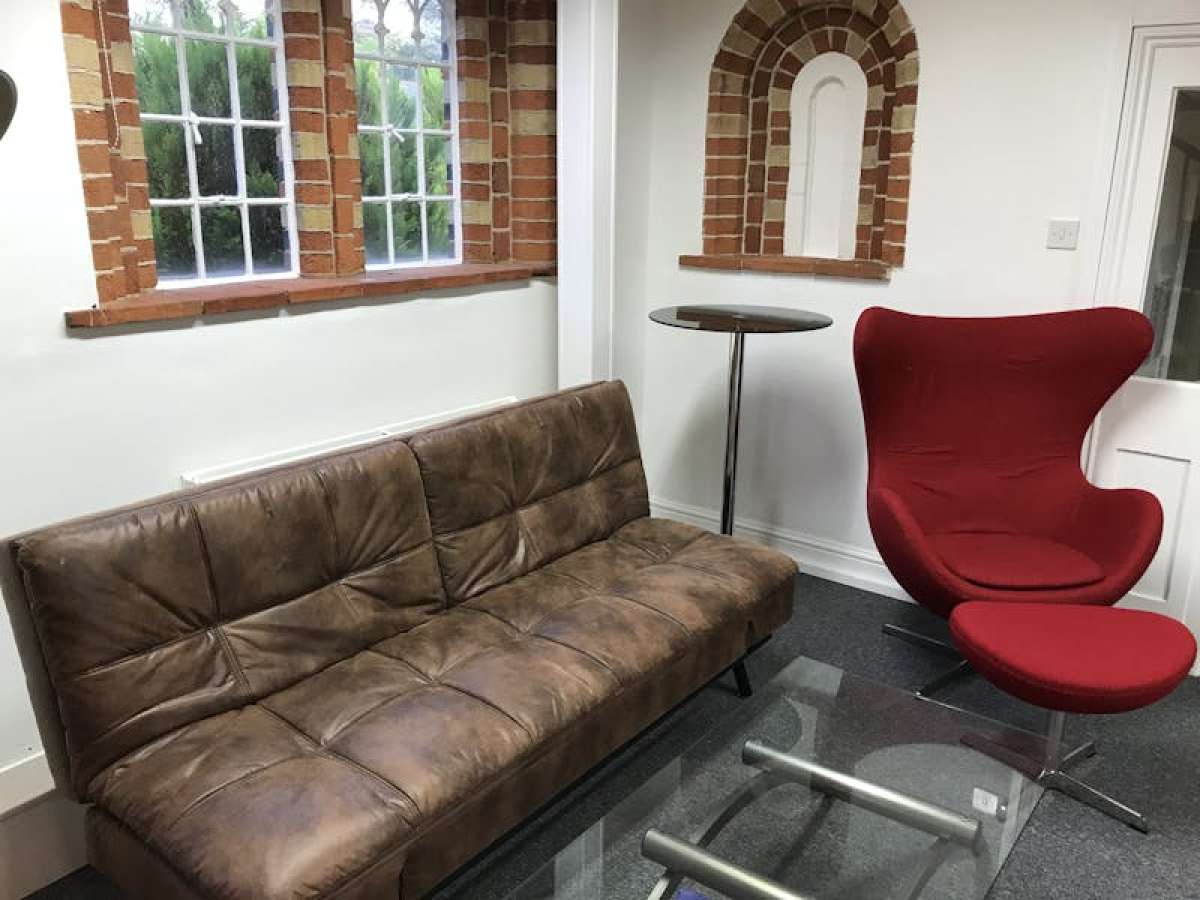 Office in East Horsley - photo 3