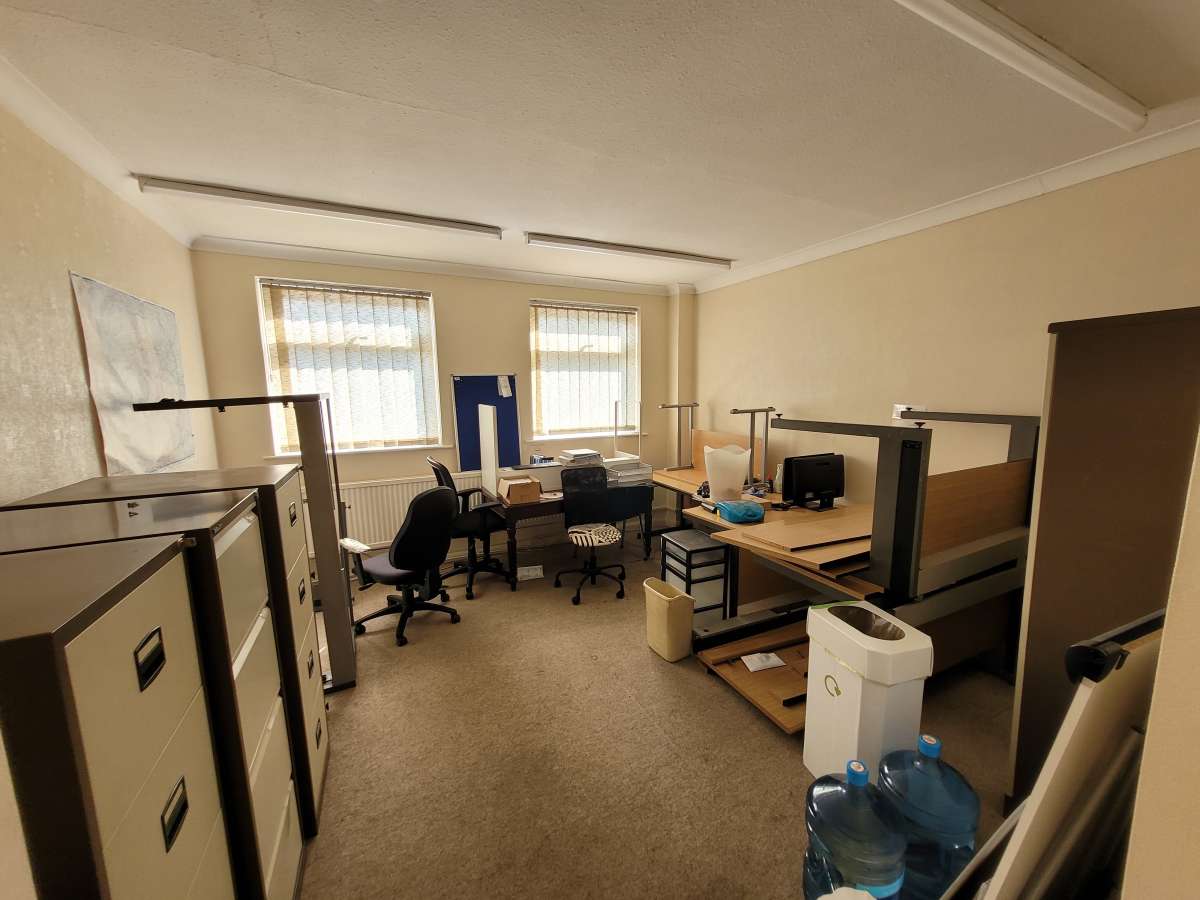 Office in Huntingdon - photo 3
