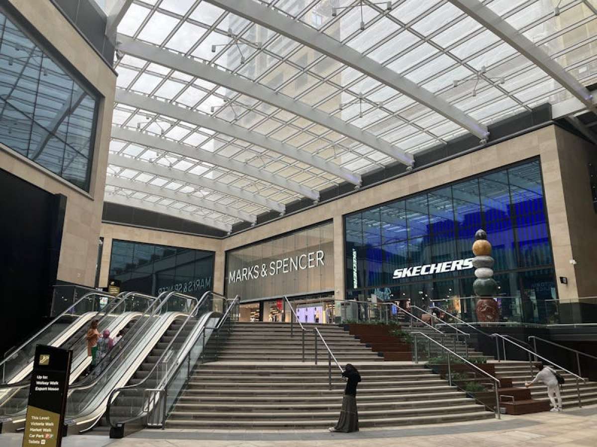 Office in Woking - photo 3