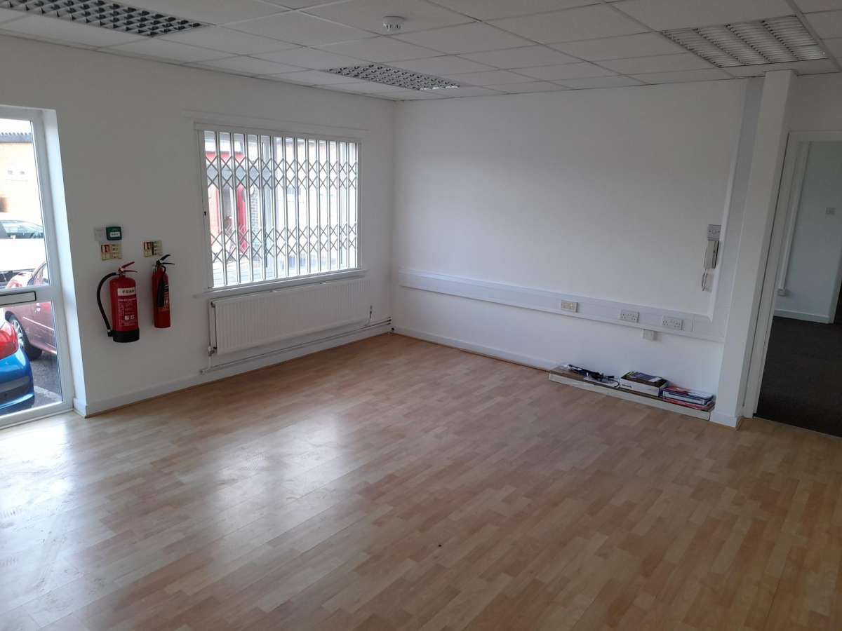 Office in Peterborough - photo 3