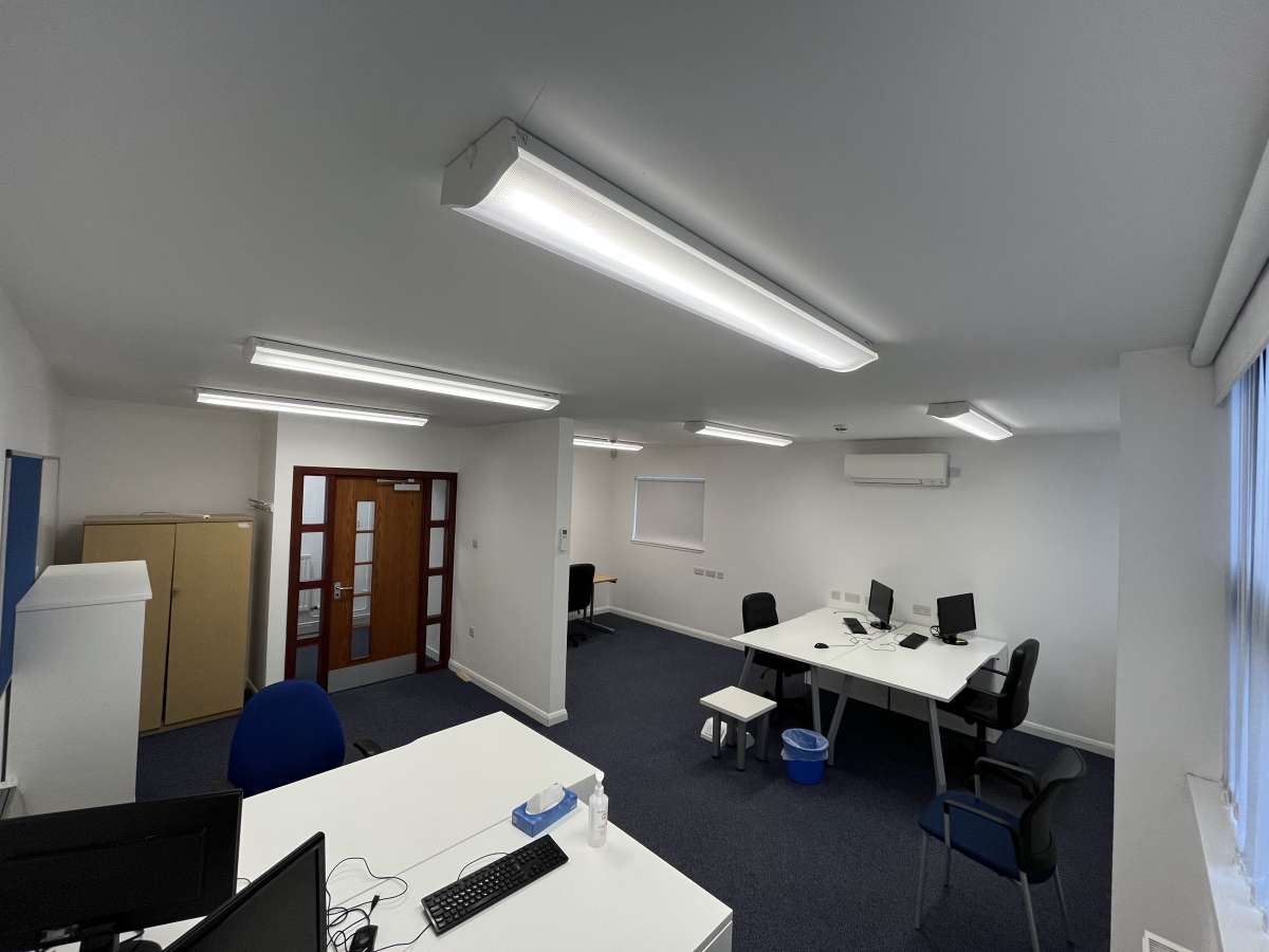 Office in Dundee - photo 3