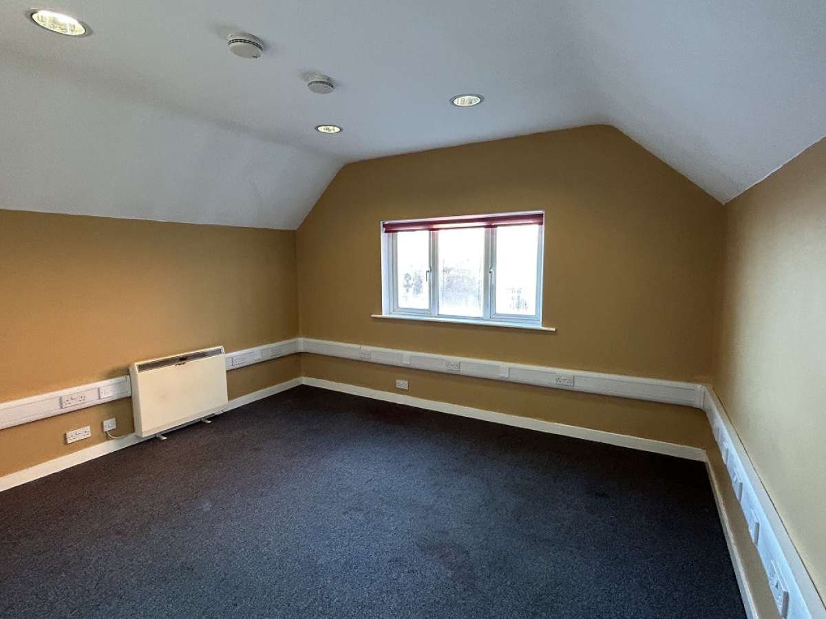 Office in Derby - photo 4