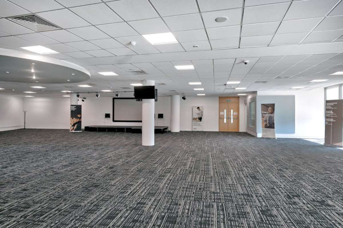 Office in Reading - photo 2