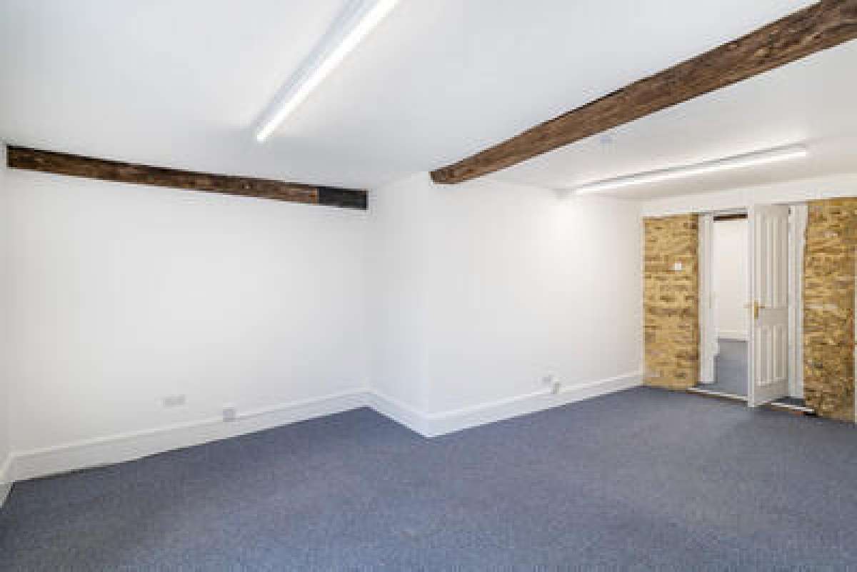 Office in Buckingham - photo 4