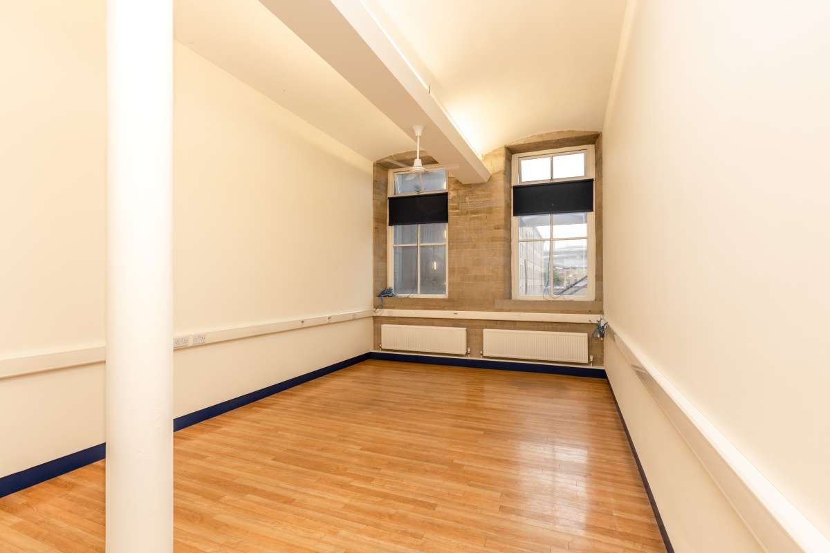 Office in Halifax - photo 4