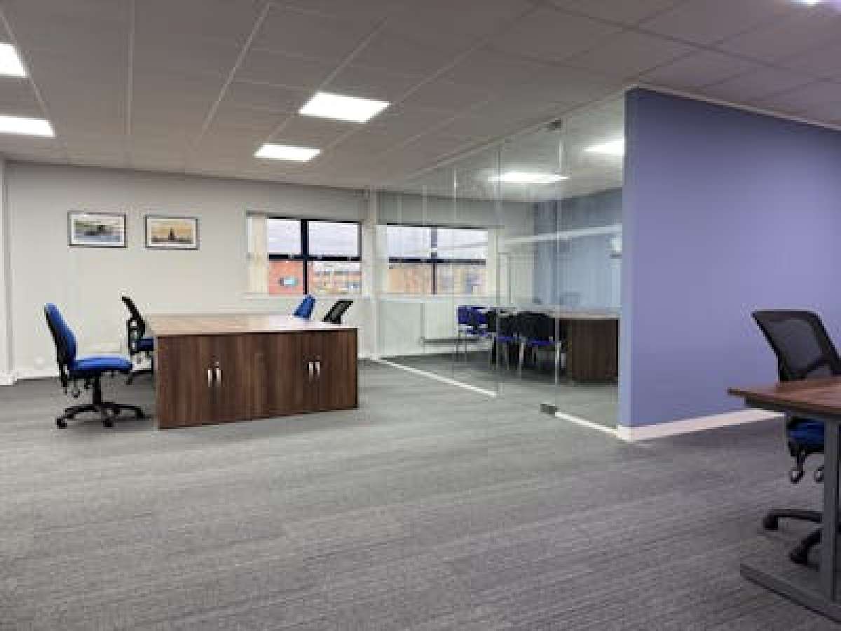 Office in Southampton - photo 3