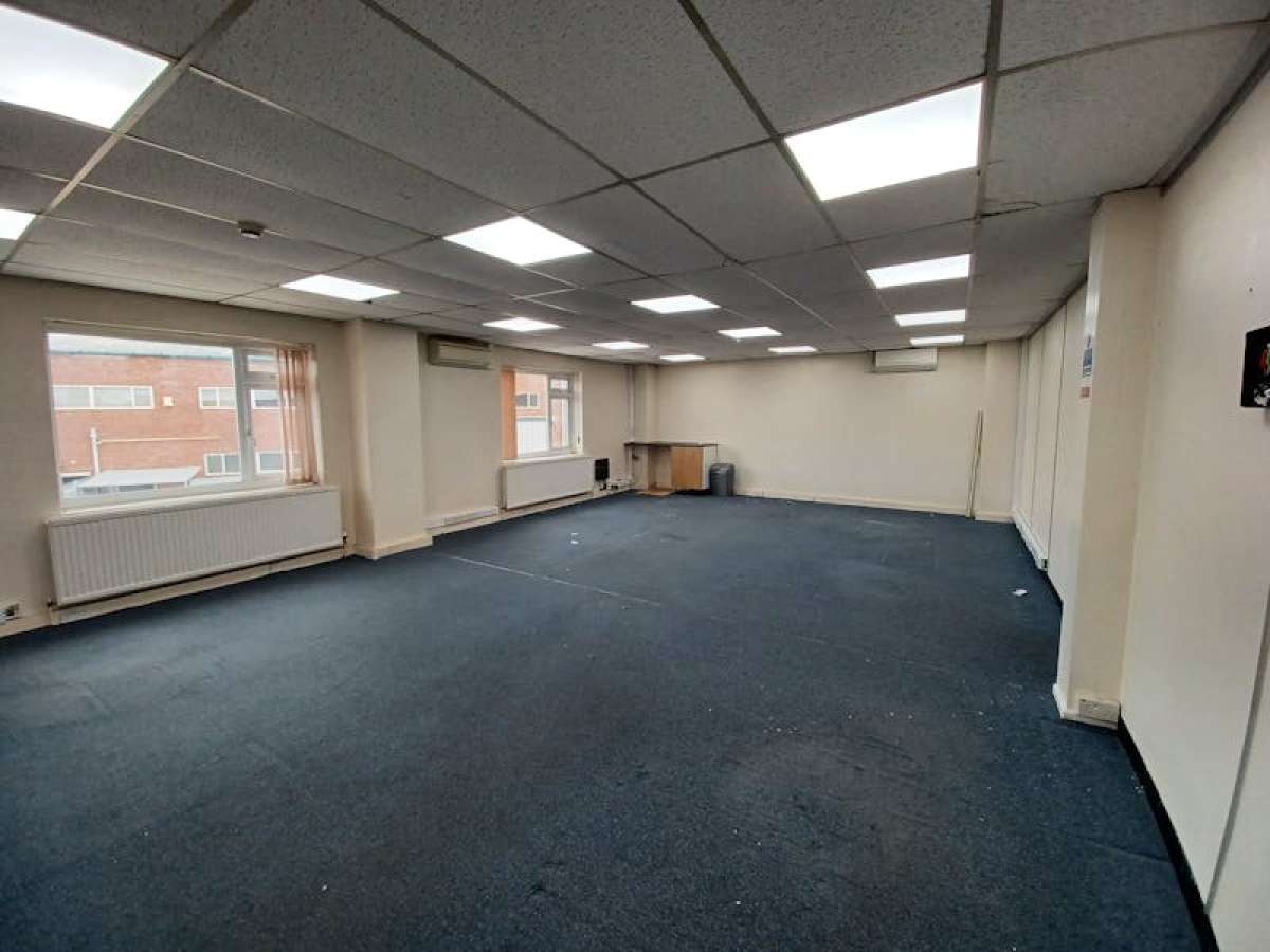 Office in Wimborne - photo 3