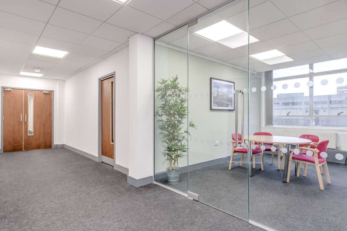 Office in Bradford - photo 2