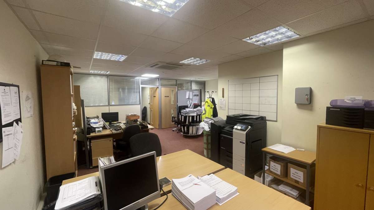 Office in Warwick - photo 3