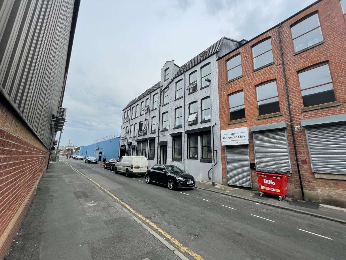 Office in Manchester - photo 2